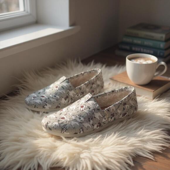 TOMS Venice Fleece Grey Fa La Llama Canvas Slip On Flats Shoes Loafers Womens 9 - Picture 1 of 9